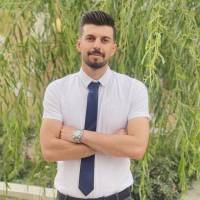 مهدی نادرپور لاین پروفایل