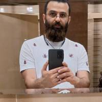 حسین شبرنگ املاک مکعب سفید پروفایل