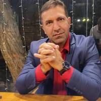 قادر فروزش پروفایل