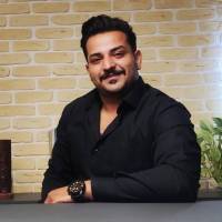 میلاد نور پروفایل